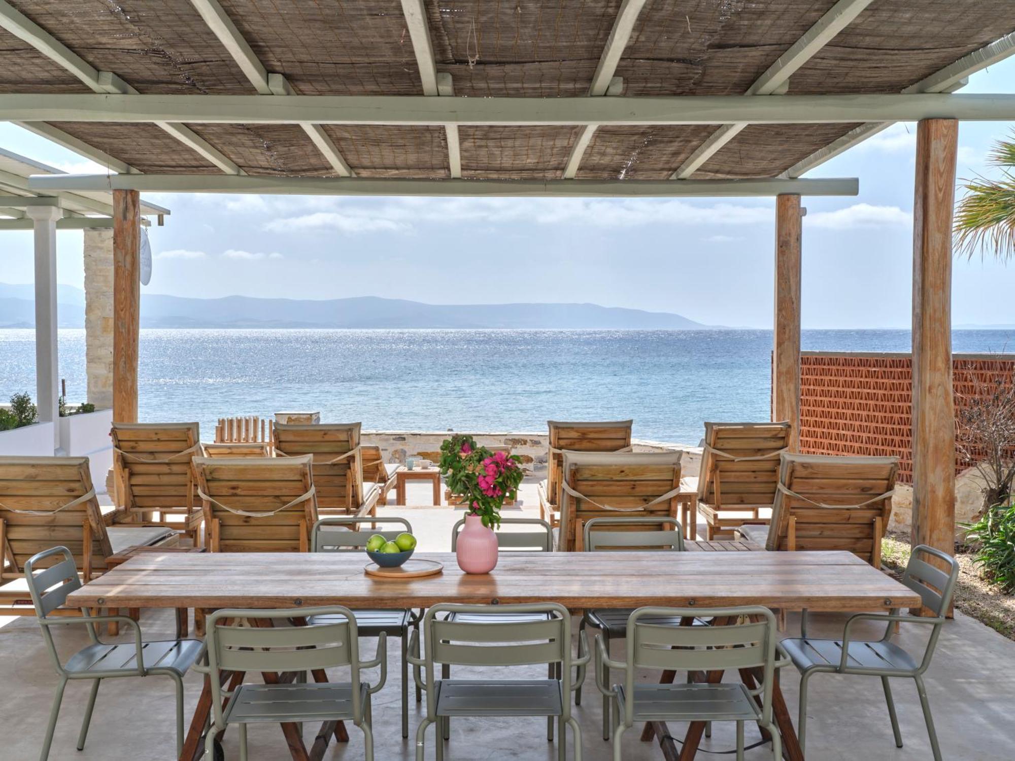 Magoo Suites Logaras Exterior photo