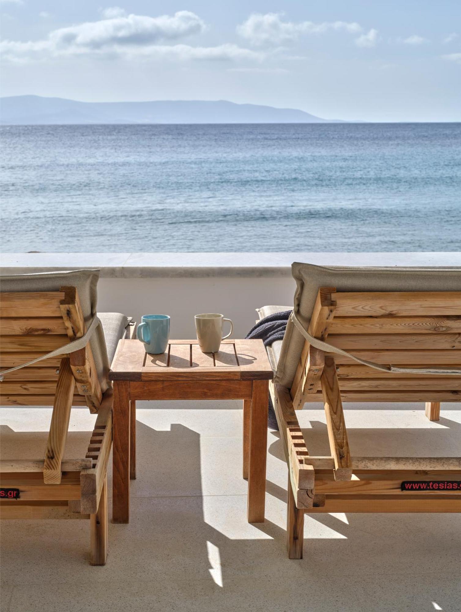 Magoo Suites Logaras Exterior photo